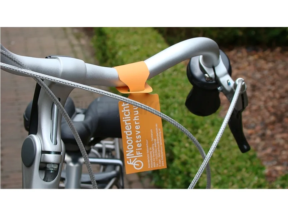 Oranje fietslabel voor fietsverhuur